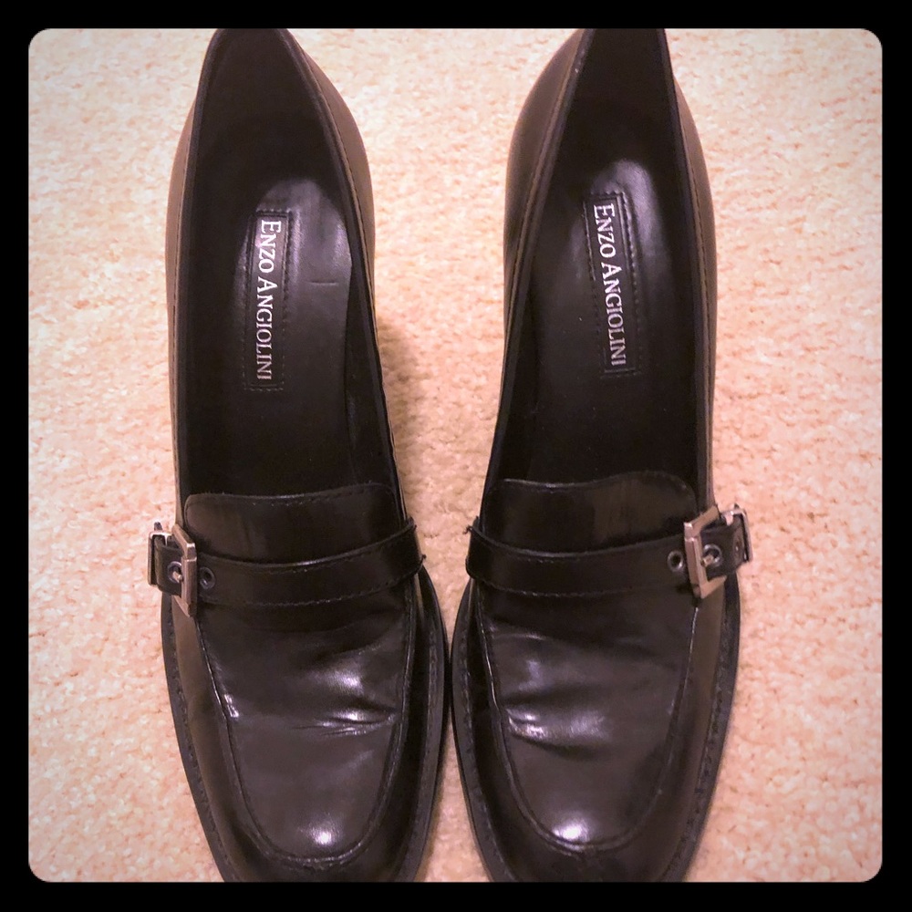 Enzo Angiolini Sz 7.5M Block Heel Buckle Detail